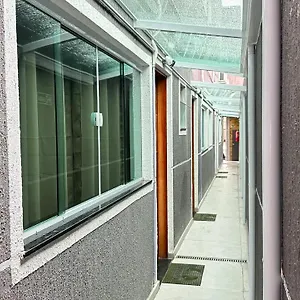 https://hostel-guaru.topsaopaulohotels.com